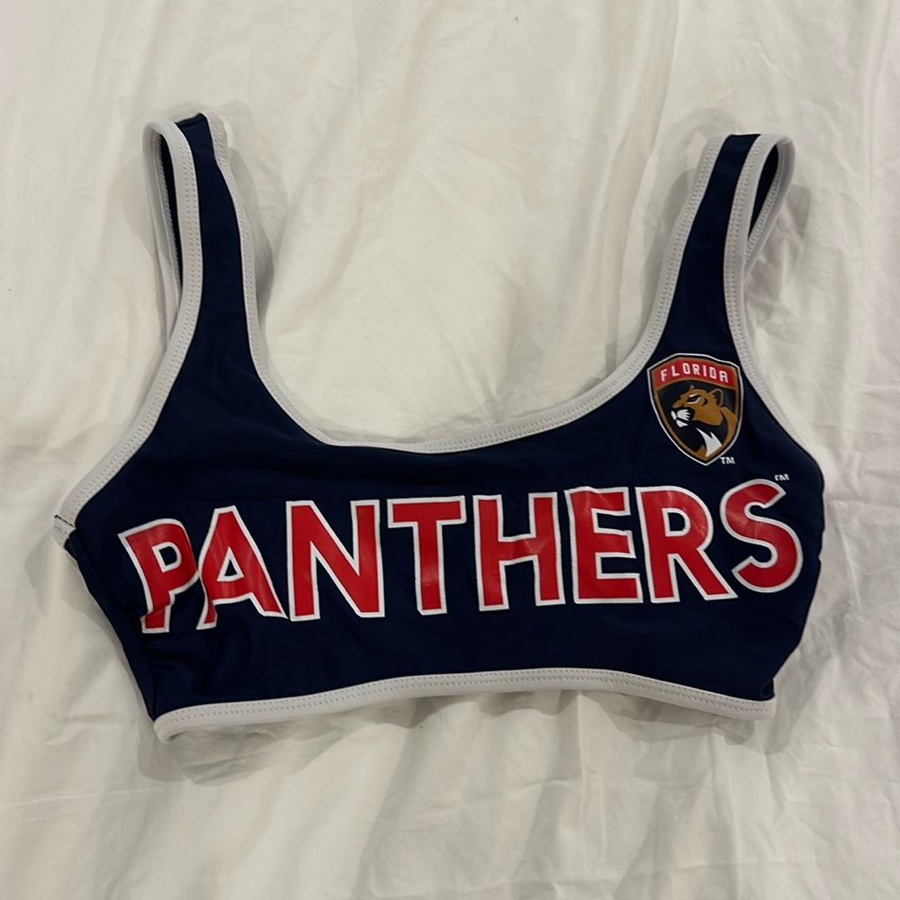 Panthers sports top